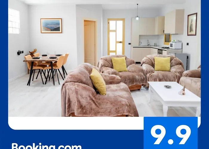 Spacious & Relaxing With Free Parking Apartment *