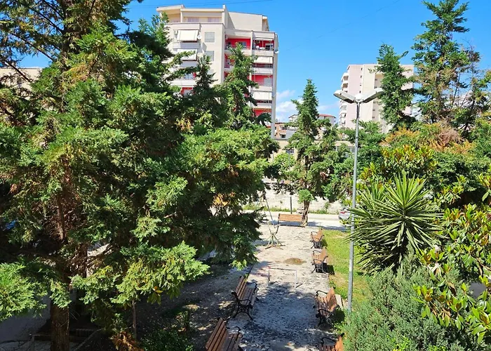 Spacious & Relaxing With Free Parking