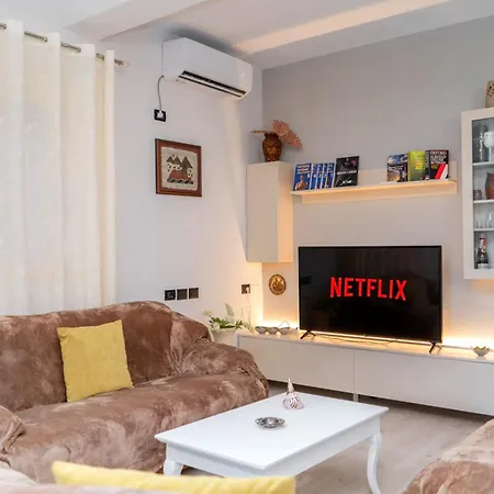Spacious & Relaxing With Free Parking * Vlorë