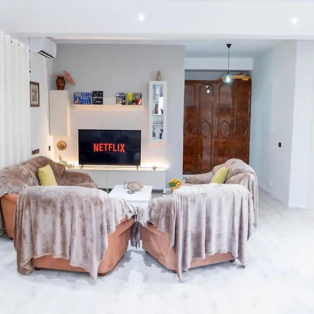 Spacious & Relaxing With Free Parking Apartament Wlora