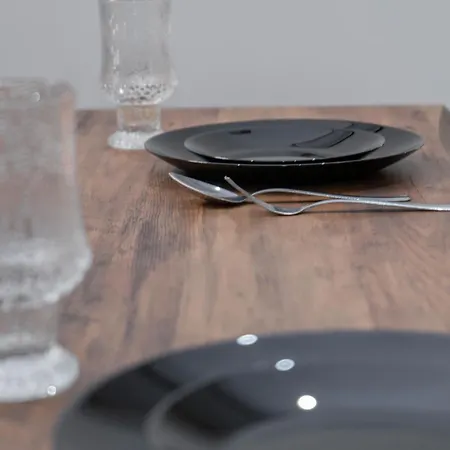 Spacious & Relaxing With Free Parking Apartament