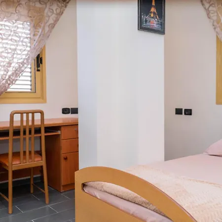 Apartment Spacious & Relaxing With Free Parking