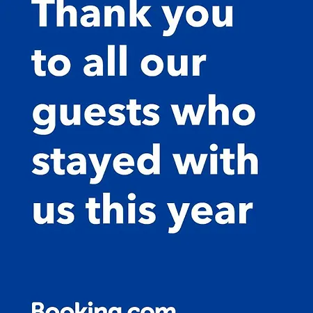 Spacious & Relaxing With Free Parking Wlora